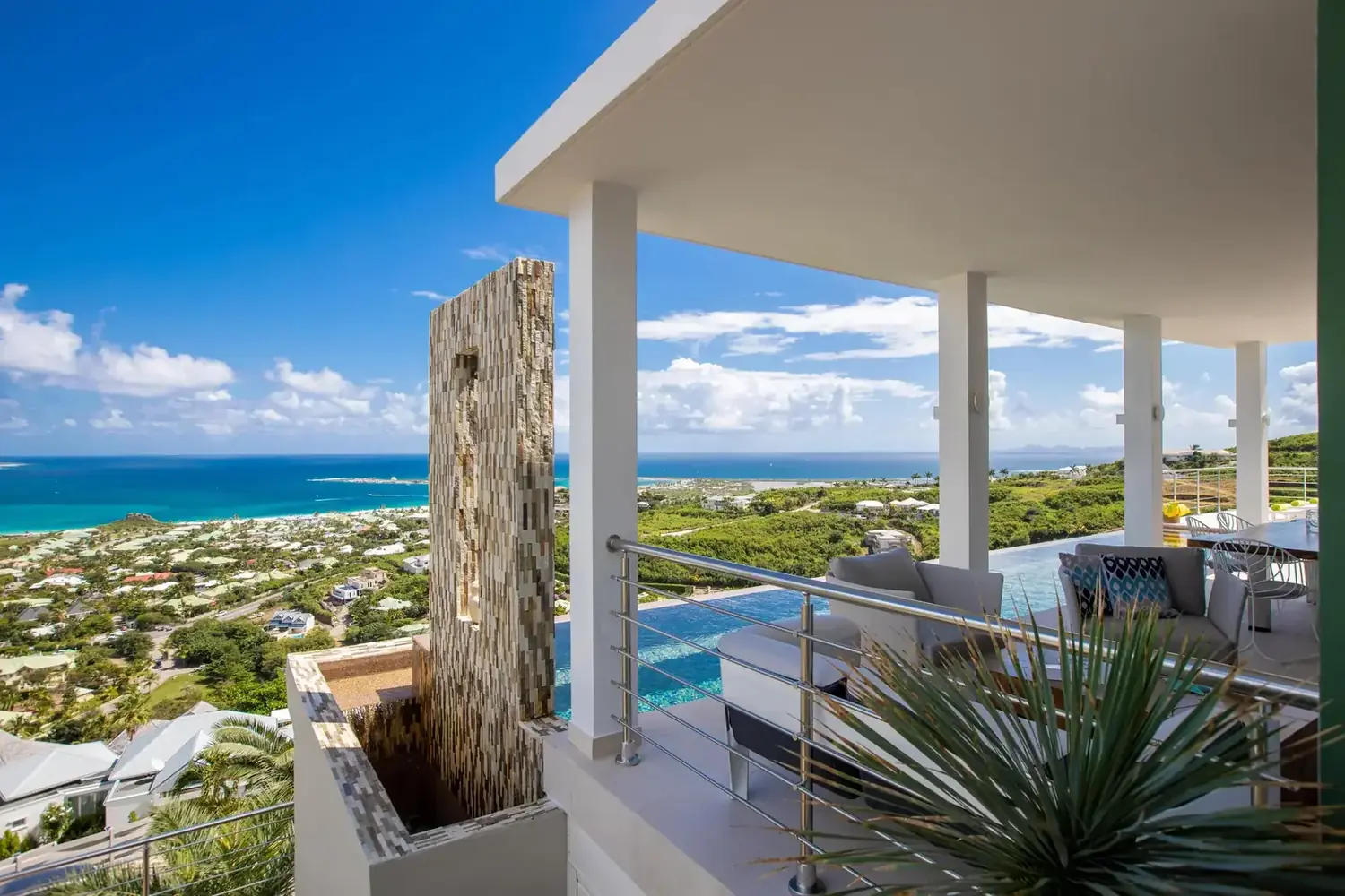 Villa Sunrise with panoramic views over Orient Bay